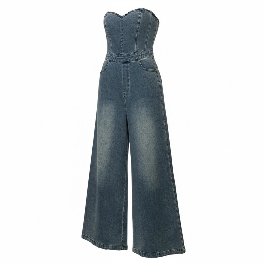 Free Market by Flying Tomato Women’s Blue Denim Strapless Jumpsuit NWT.  Size M